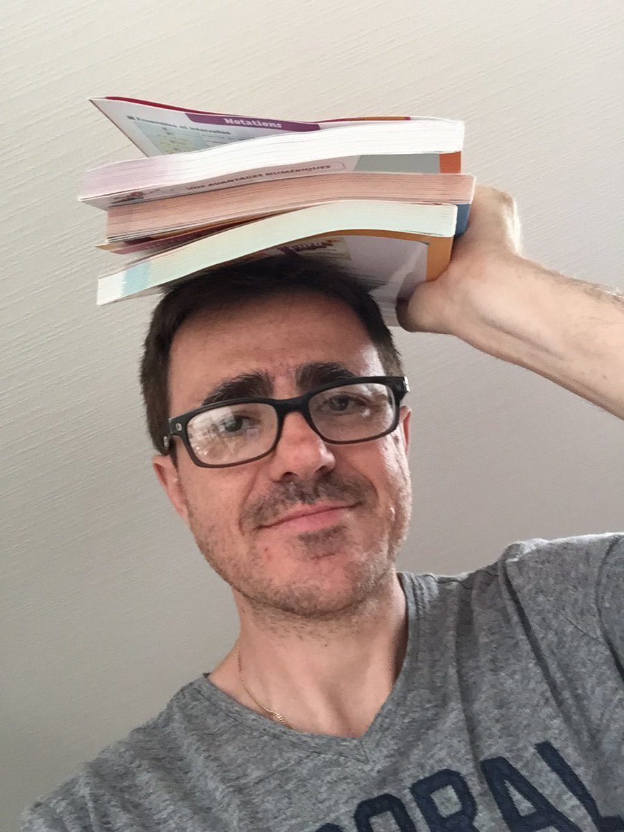Rphaelii's tweet photo. On est tous content pour le bac tout ça mais oubliez pas de remercier ces héros de l'ombre les frères #baccalaureat2019 https://t.co/qtGW3wGcnt