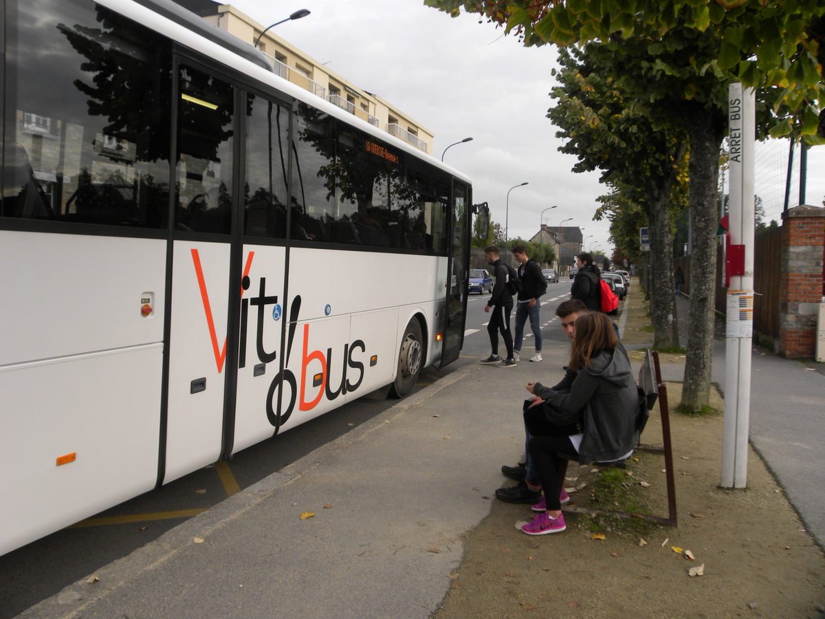 groupekeolis's tweet photo. J-3 avant le lancement du nouveau réseau de #Vitré #Vitobus. Après le renouvellement du contrat d'exploitation en janvier dernier, #KeolisArmor accompagnera la ville dans le lancement d'une nouvelle offre de #transport, plus accessible pour les riverains. https://t.co/OOUiEM4Orm https://t.co/r0q9OSup4m
