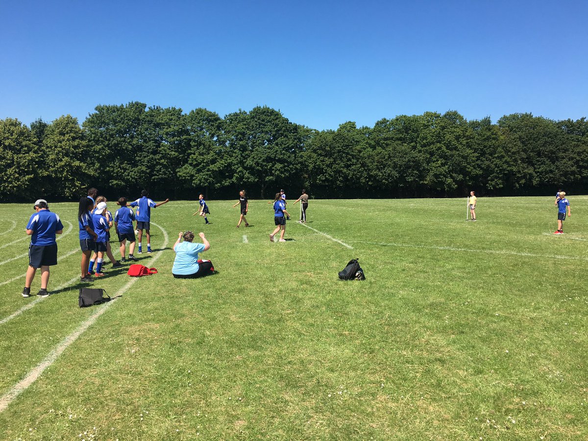 TheBarclaySch's tweet photo. Netball and rounders this afternoon https://t.co/LQkdRbvt5T