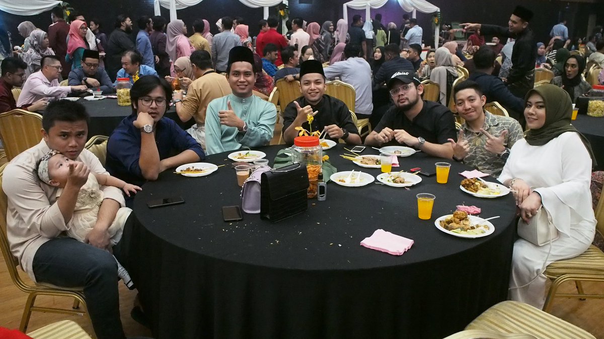 It's great to have the members of #MSUmalaysia alumni at this special event. Welcome back #MSUrians, we hope you had a wonderful time catching up with each other.

#MSUmalaysia
#MSUOpenHouse
#RayaStailKita