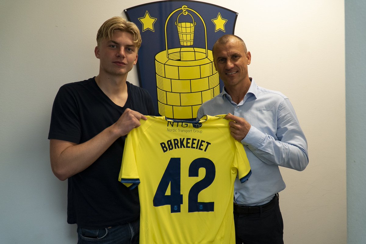 Velkommen til Brøndby IF til Tobias Børkeeiet - den norske midtbanespiller har skrevet under på en 5-årig kontrakt 💛✍🏼💙 #Brøndby