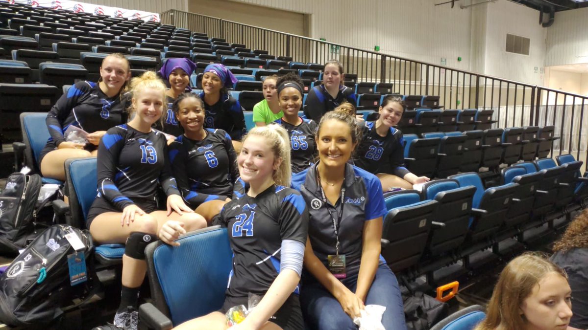 avatxvolleyball's tweet photo. 17 Rox won their first match in 2 … now onto Semi-Finals in Indy!   We are going for  Gold 🏆🏆  at  #GJNC19!!  #avatexas #avaproud https://t.co/pZvb9VWecL