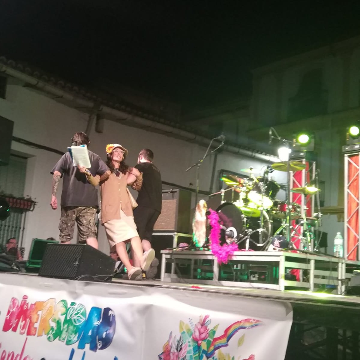 bolloclown's tweet photo. El día del #Orgullo2019 subí al escenario para tratar de salvar a estos desviados... me sacaron a la fuerza mientras gritaba... por el Orgullo de los normales!!
@EEntiende @jovenesEE @APLGTB @FELGTB @FTriangulo @visibilidadLGTB @HumorIndignado_ @humor https://t.co/yqvzOrh97c