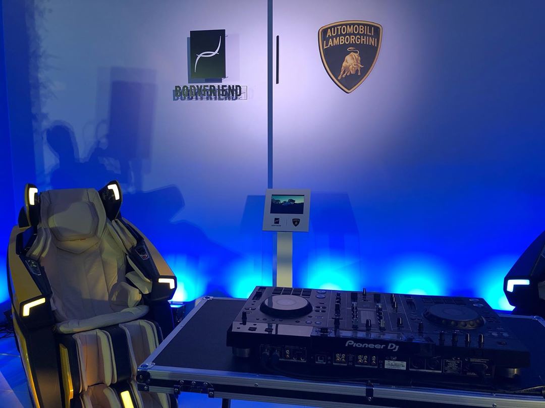 francejcw's tweet photo. [Jichangwook Instagram] "#Bodyfriend #Lamborghini #Bangchigu #PresidentKim #JiChangWook "(05.07.19 21:26 heure Séoul) https://t.co/Q5jpdbKkKq