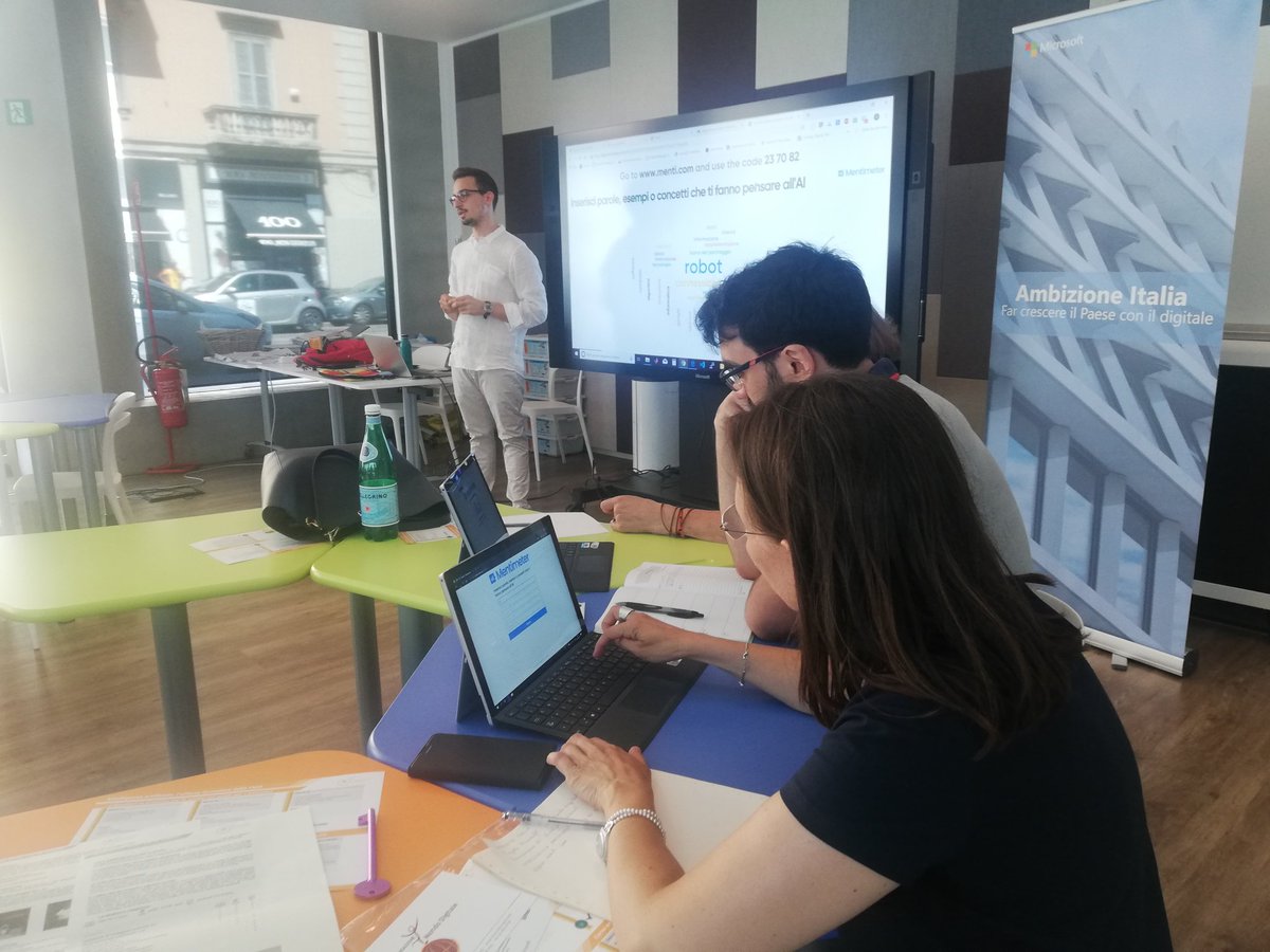 Debora_FMD's tweet photo. Concludiamo questa settimana con un'altra formazione docenti per #AmbizioneItalia presso la #MicrosoftHouse. 
L'#IntelligenzaArtificiale sempre più parte del nostro presente.

Formazione docenti anche a #Matera!
@fmdigitale @microsoftitalia https://t.co/ctj5XMlAUh