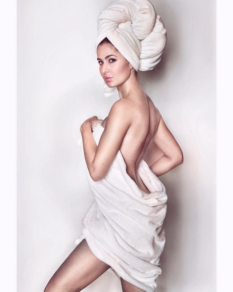 #KatrinaKaif #towelseries #Vogue Edited by me #tiptipbarsapaani #BollywoodActress 💋🔥😍💚
@tarahbGlebss @Nitish_B2 @ima1981 @KatrinaKaifFB @firdausjaanaqvi @HereisZaynab @MUmaiyrr @AyanDalal 
#sonamkapoor #DeepikaPadukone #SonakshiSinha #AkshayKumar #KareenaKapoor #RohitShetty