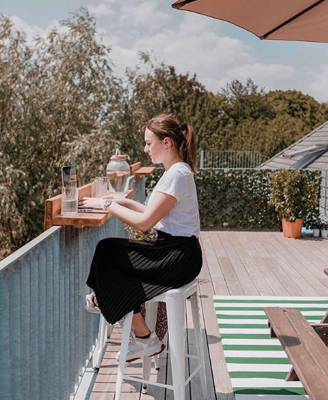 Allwork_space's tweet photo. Everything is better outdoors☀️ #FridayMood

📸 celinecaubergs in @houseofape 
📌 #Belgium 🇧🇪

#Coworking #CoworkingSpace #WorkFromAnywhere

Follow us on #Instagram for more incredible coworking spaces https://t.co/gD2W6dAPp2 https://t.co/kACujqmDFC