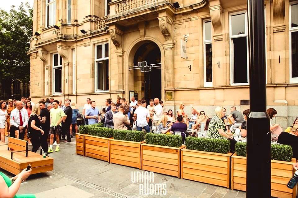 BEER GARDEN GOALS 🙌🌳🍹

We hope it's another HOT one this weekend ☀️

Breakfast served from 9am 🍳
Kitchen &amp; Pizzeria 🍕 open from 12pm until 9pm

Bar 10am til 1am 🍺

HAPPY HOUR drinks 👉 5pm - 7pm Friday &amp; 9pm - 11pm Saturday

#unionroomsne #newcastlecity #beergarden #garden