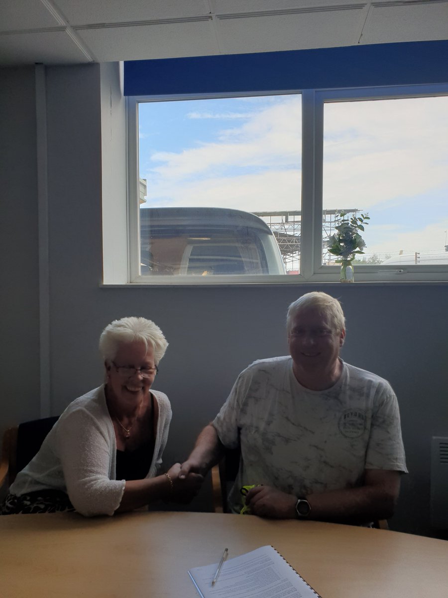 AlphaGlobalTra2's tweet photo. *****UPDATE***New signing , we are delighted to announce the @KenWestHam will be joining our transport team and has made the leap from truck to office , we wish him all the best #welcome #newventure https://t.co/LTAKt2Uj1v