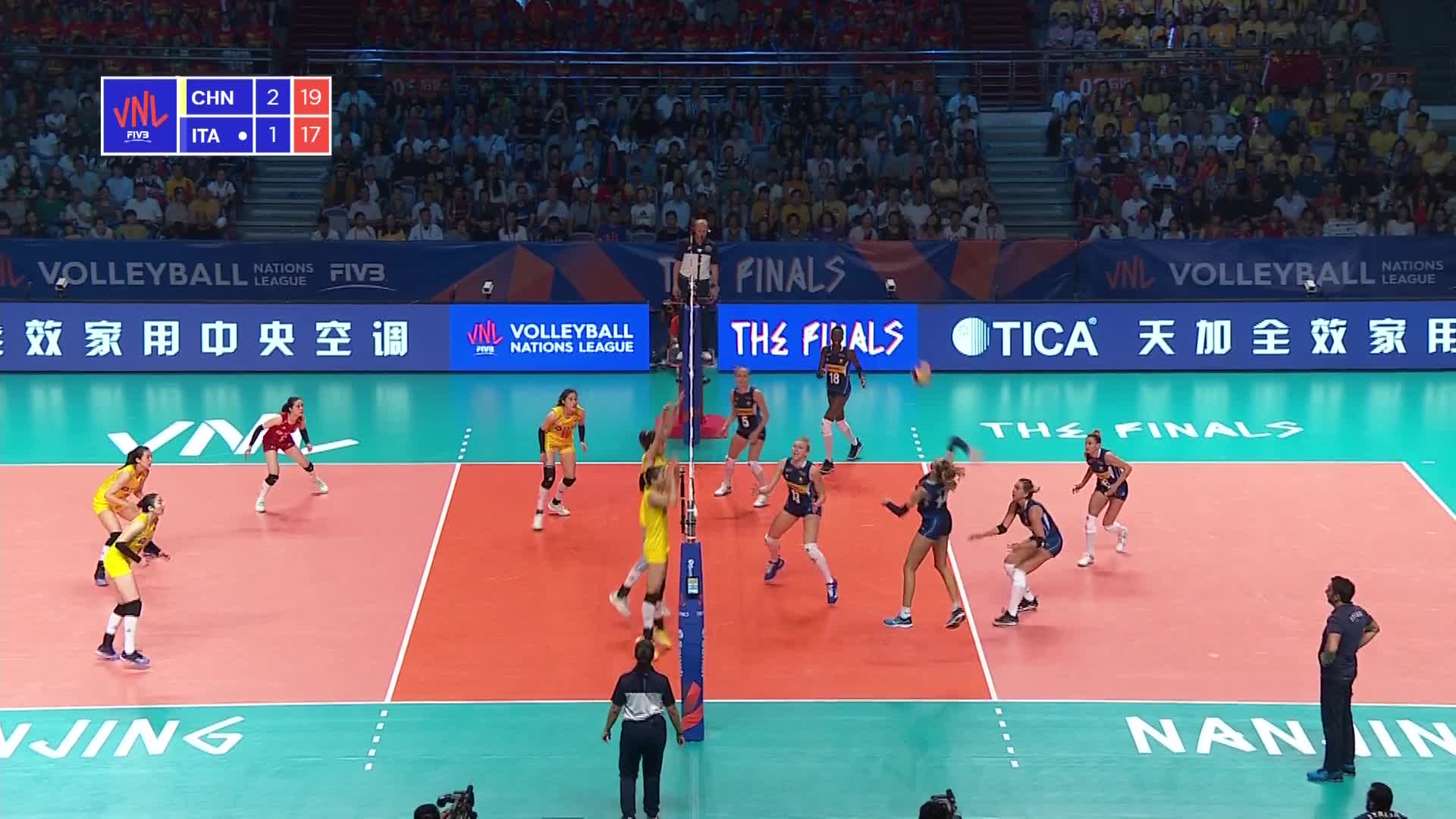 Volleyball World on Twitter "China's 🇨🇳 10 Liu Xiaotong with the put