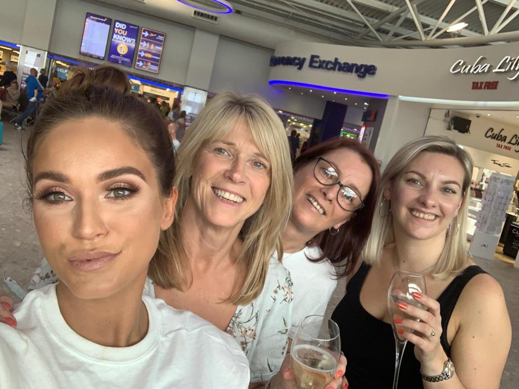 carollpattison's tweet photo. Tenerife here we come 🛫😎🥂 https://t.co/9TbgCOZQGS