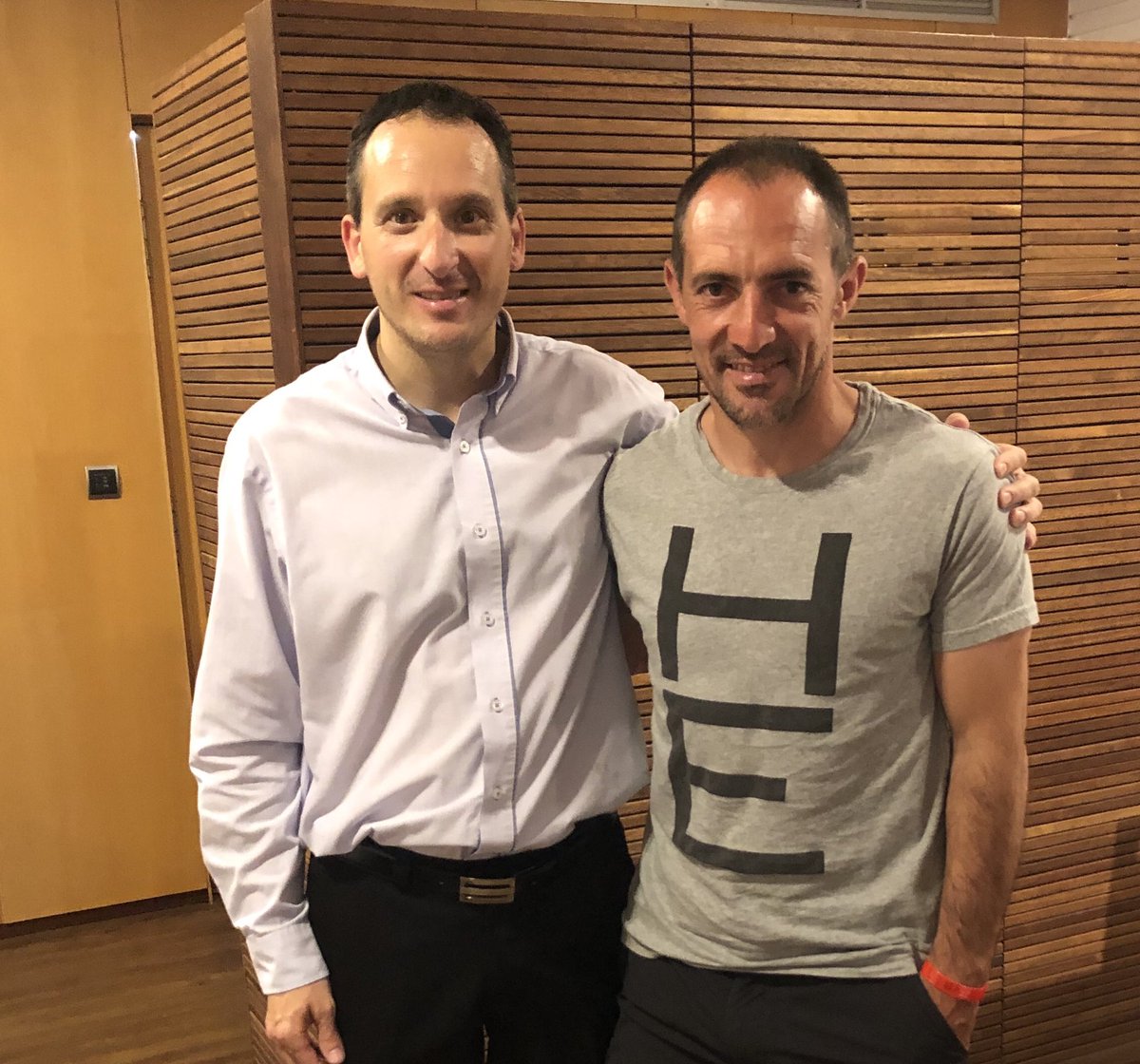 RChuanet's tweet photo. Visita en nuestra casa de Pedro Munitis ex jugador de fútbol. Racing de Santander, Badajoz, Real Madrid, Deportivo de La Coruña e internacional con España. https://t.co/P6e5MhOtyp