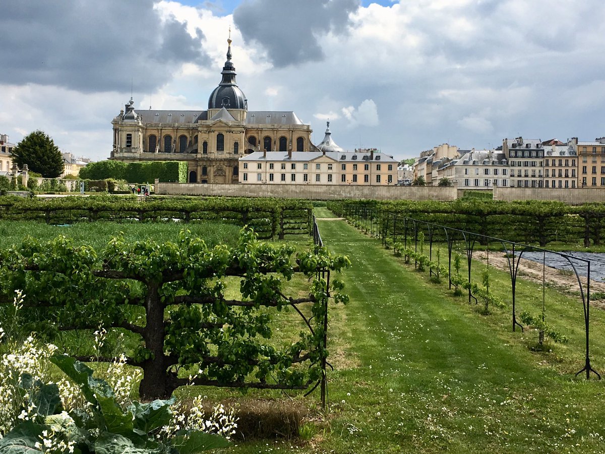 gpamenagement's tweet photo. [Echapee belle] Un très grand merci à @djamelklouche commissaire de l’expo #Augures et aux équipes #ensav &amp; @GdParisExpress de leurs échanges #teamarchi si précieux avec la #teamGPA @gpamenagement en immersion à la @BapIdf #GrandParis https://t.co/Au7rWwQDj1