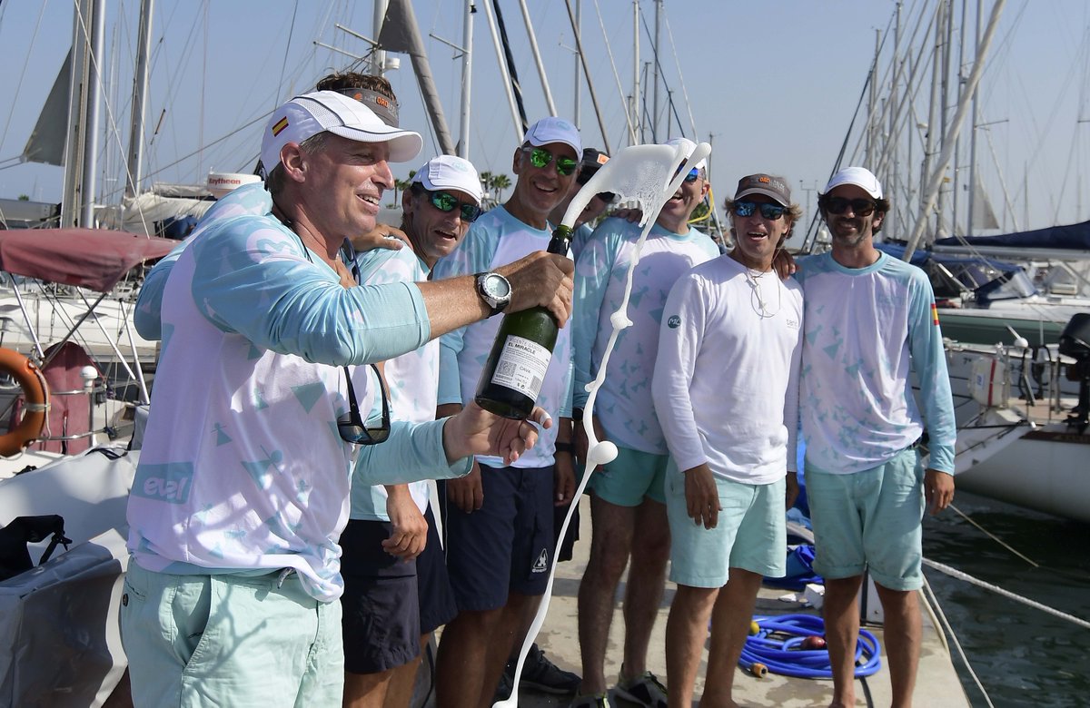 trofeoreina's tweet photo. 🍾¡Los vencedores de la primera jornada del @trofeoreina celebran la victoria a pie de pantalán!
¡Enhorabuena! https://t.co/7KnVD3Hokr