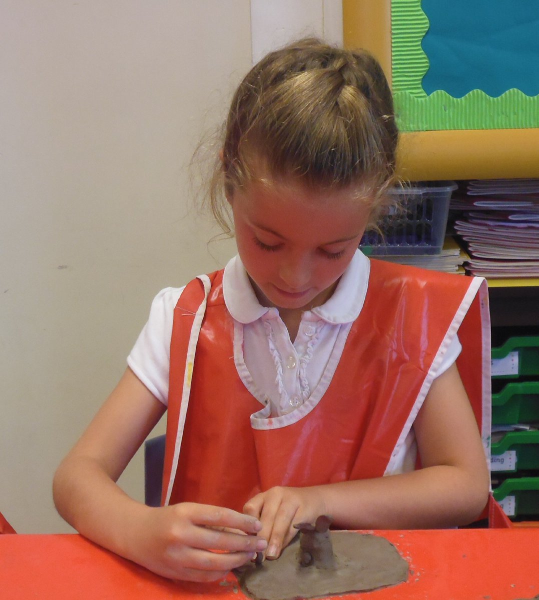 Y3Carlton's tweet photo. This week, we are sculptors too! We have been looking at different sculptures and we used clay to create our own @Acreheads7ST https://t.co/4HTkm2jc1P