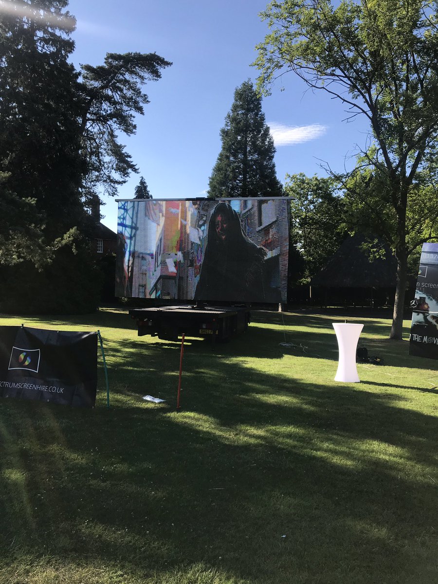 Spectrumscreen2's tweet image. All set #showmanbraintree