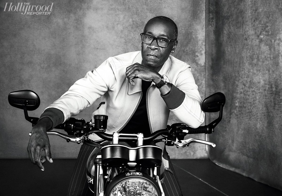 TriumphChile's tweet photo. Les dejamos las fotos de la sesión realizada por @hollywoodreporter a los actores @teddanson @doncheadle @sachabaroncohen #JimCarrey #HenryWinkler y #TimothySimon, los que posan junto al modelo Bonneville Speed Twin de Triumph.

#FortheRide #TriumphOfficial #TheHollywoodReporter https://t.co/mC6u7OCiFf