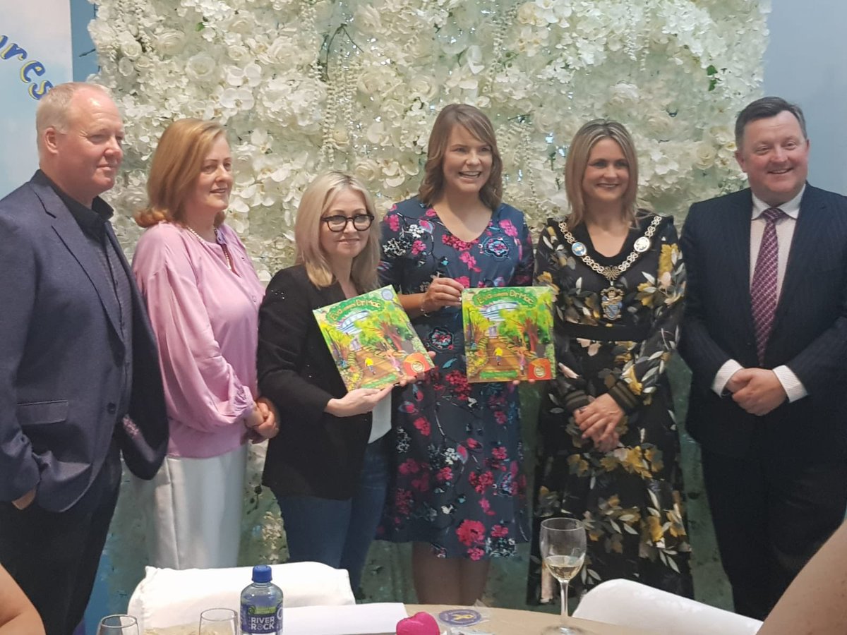Gorgeous throw back to last weeks book launch of Eva Meets Dr Mac. With huge and heartfelt thanks to <a href="/iCareCharity/">iCare Charity</a> for sponsoring the fabulous venue and refreshments 💗🐰🌟
<a href="/mairead_mackle/">Mairead Mackle</a> <a href="/cathykellybooks/">Cathy Kelly</a> <a href="/meallacampbell/">Mealla Campbell</a> <a href="/TT_Hughes/">Tracy Hughes</a> @marketplacetheatre <a href="/emmalou13/">Emmalou</a> 

#Childrensbook