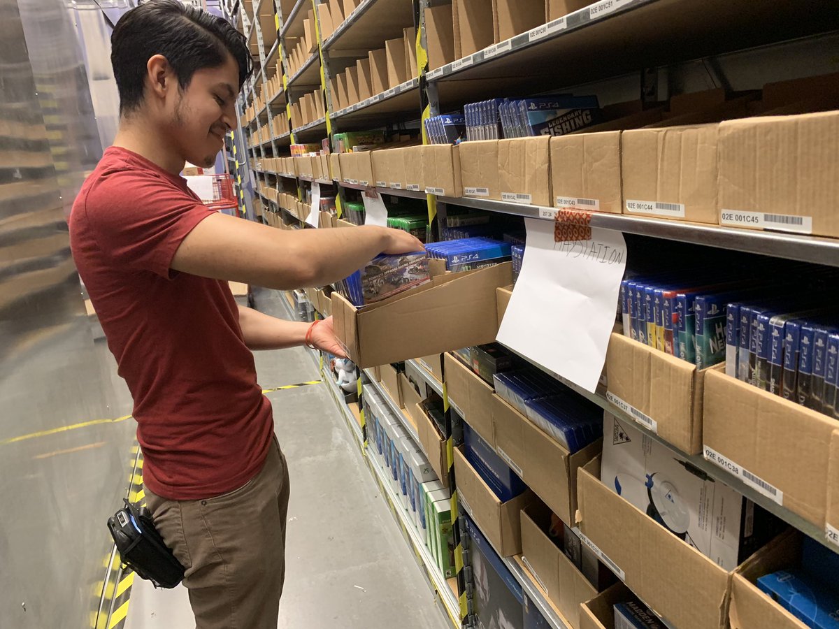 clarity_7's tweet photo. Tech expert Miguel getting his stockrooms looking mighty nice! 🤩🤩 #BestLoop #SmartFill #T2781 https://t.co/O3ZDbNp1pK