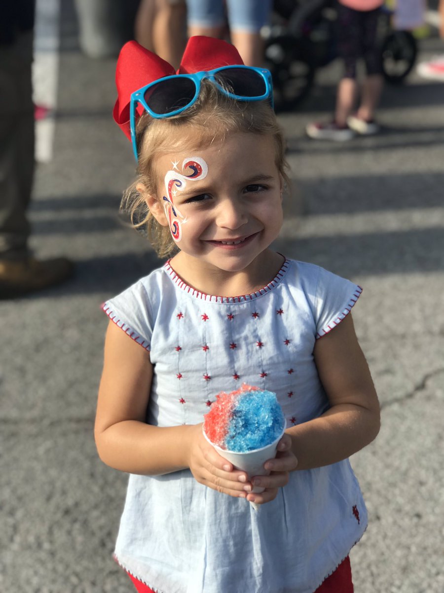 RachLHouston's tweet photo. These adorable kids❤️💙🇺🇸 (I’m slightly biased).
Oh and Tyler ran a 10k, but was upstaged by all the cuteness 😂🤷🏼‍♀️ #Happy4th #IndependeceDay https://t.co/pp38VNkRwP