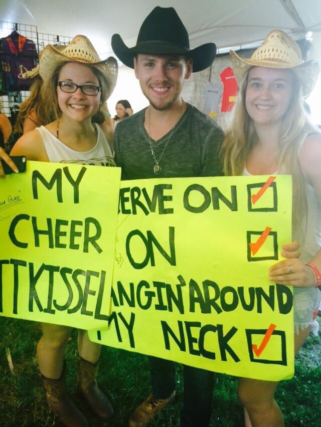 Still the best sign I’ve seen for <a href="/BrettKissel/">BRETT KISSEL</a> 😏 #cbmf