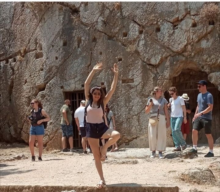 FreeAthenstour's tweet photo. Beautiful hot day in #Greece
#travelling #TOUR #tourist #VisitGreece #Athens at Socrates Jail https://t.co/3voay2lI5h