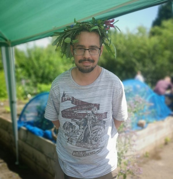 AebalLeisure's tweet photo. Flower crown making at our garden party session yesterday ๐ป
#summer #flowers #support #connectsession #gardeningclub #Autismsupport #Autism #asd #Aspergers #positivity #Nottinghamsupport https://t.co/HRRp8lStqM