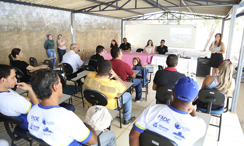 governoTO's tweet image. Através do Programa Nacional de Acesso ao Ensino Técnico e Emprego (#Pronatec), cerca de 15 alunos do Sistema Prisional se formaram nesta sexta-feira em Palmas. 👏Os cursos ofertados foram:
 
✔️Gestor de Microempresa 
✔️Pintor de Obras

Confira 👉 bit.ly/2NBU1DL