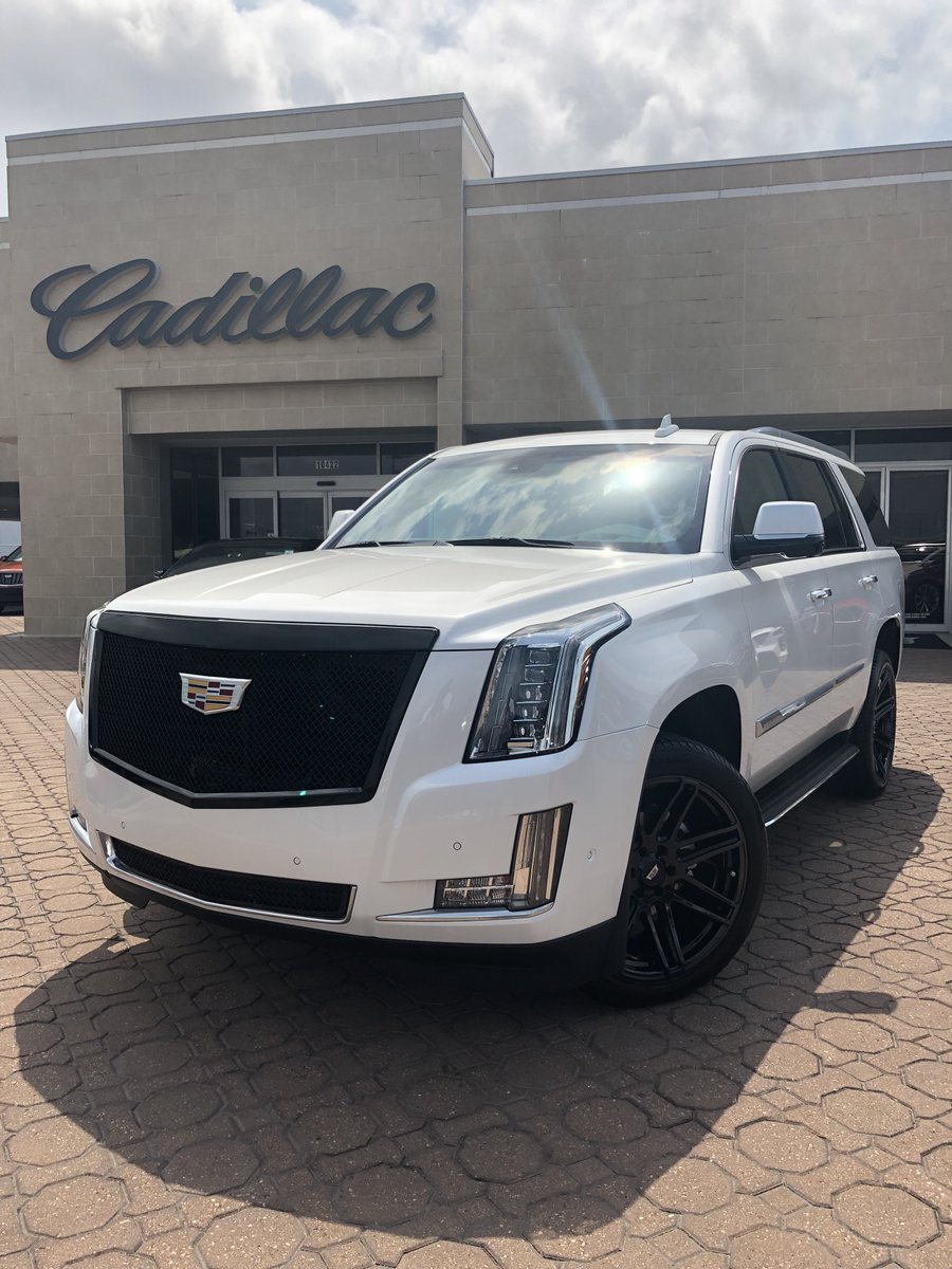 CVDAuto's tweet photo. 2019 White Cadillac Escalade with Classic Heavy Mesh grille & VT379 wheels
#2019 #Cadillac #Escalade #CadillacEscalade
#MeshGrille #VogueTyre #VT379 #Wheels
#CVDauto #CVD #CustomVehicleDesign https://t.co/y31Q2oNNyM