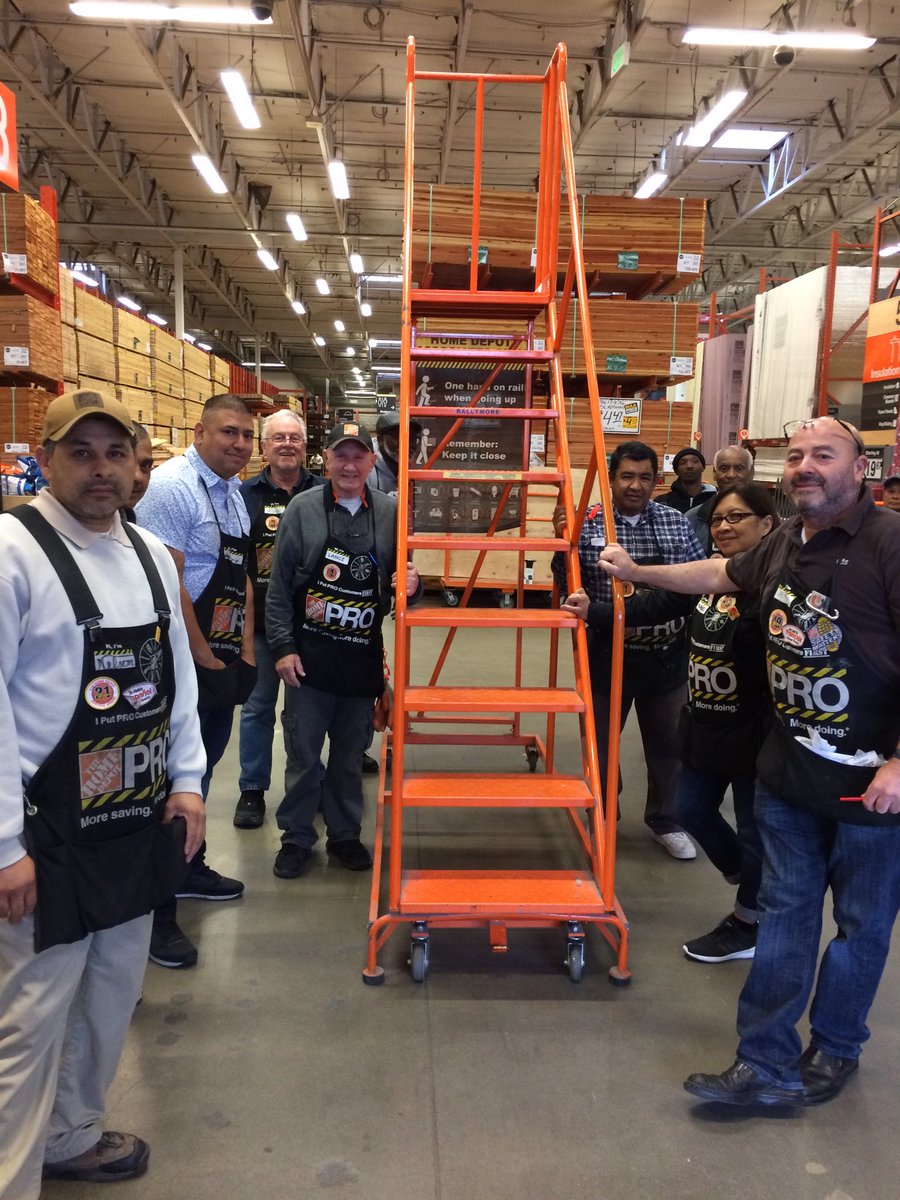 Demonstrations ladder safety   (MONTHLY INFOCUS TOPIC ) at the opening meeting .