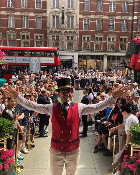 MO_LONDON's tweet photo. Happy Friday. Wishing you all a FANtastic @BSTHydePark weekend! 🌟#ImAfan #SpecialMOments #Summer #London #MagicInKnightsbridge https://t.co/04HTnlfkkH