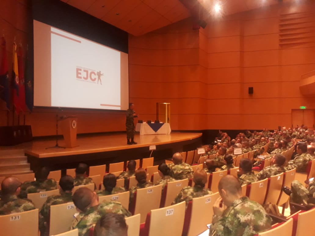 Ejercito_Disan's tweet photo. #FelizViernes| Gestión de Medicina Laboral participó del seminario en la @ESMIC_EJC dirigido al personal de oficiales postulados para ascenso sobre el proceso junta médica laboral y #FIMED. Enfocándonos en un servicio de excelencia. Somos #HéroesAsistiendoHéroes #SaludPrimeraLey https://t.co/itkUFMHz9P