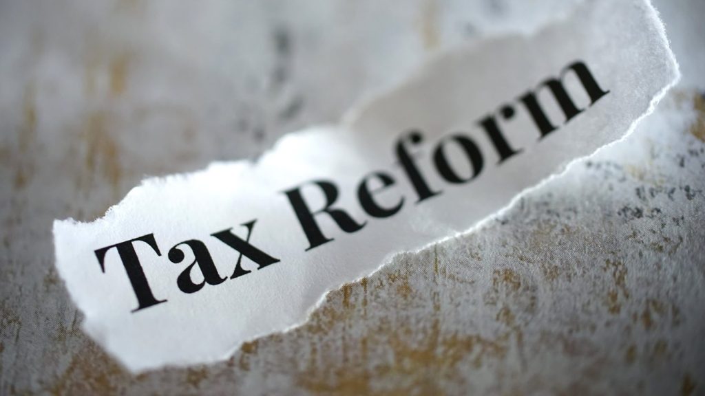 RefundSchedule's tweet photo. Tax Reform 2020 – Tax Reform Individual Tax Rate Schedule https://t.co/tNQ7kmDyQH https://t.co/XxfWpxpmfo