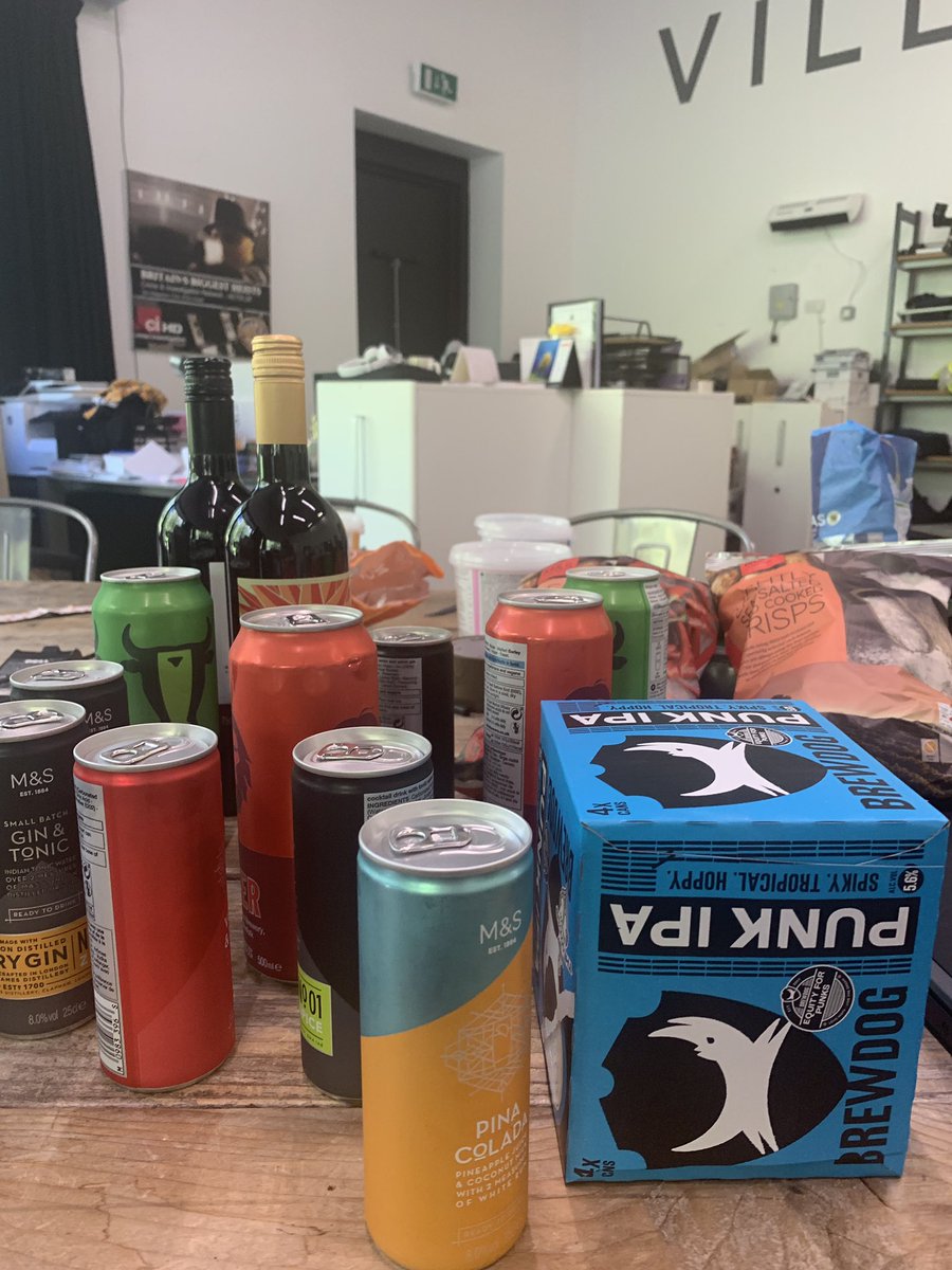 TitleRoleTV's tweet photo. Beer Friday - we're ready for ya! 🍻🍷 #beeroclockyet https://t.co/Vzo08KhKdq