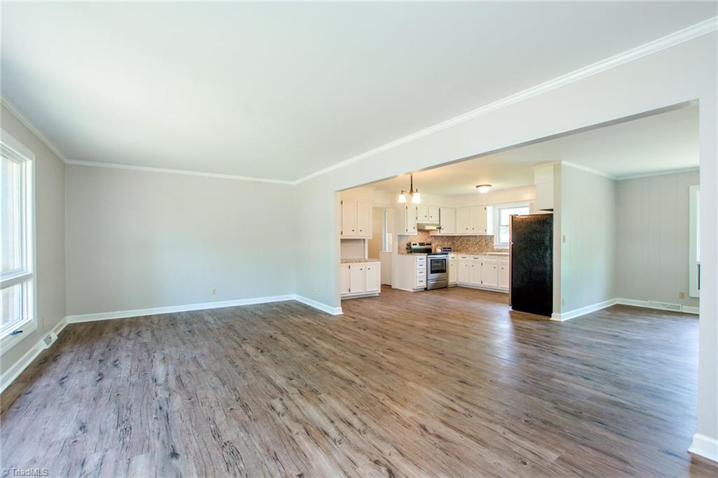 RealtyOneTriad's tweet photo. Beautiful home for sale in Rowan county! Located in an established neighborhood on a half acre corner lot just down the street from historic Salisbury is this 3 bedroom 2.5 bath renovated rancher! https://t.co/AnyjvfKzov https://t.co/XgK9gRDoKp
