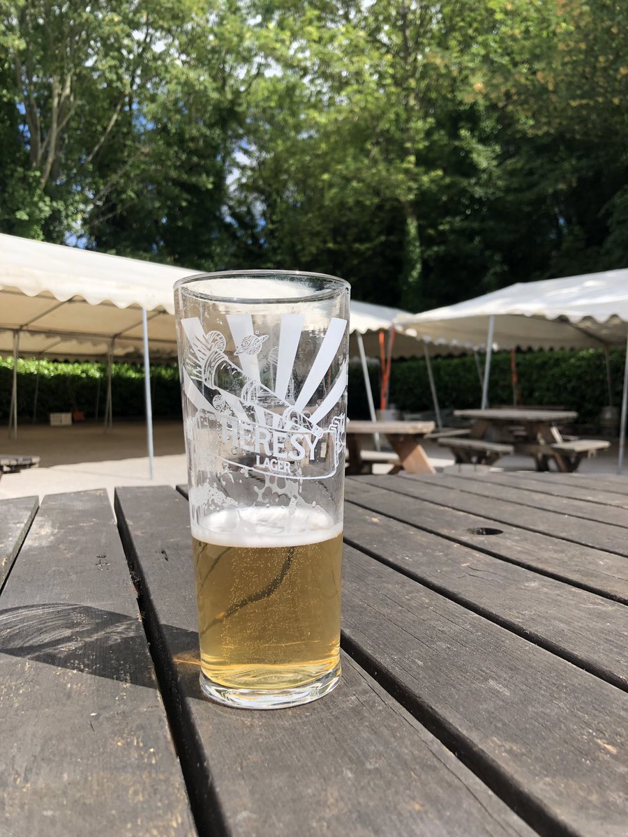 Not bad for a days work! 5 marquees up and some furniture in position. Thanks to the chaps and chapesses from @thedevonshirecat @risingsunsheff and @abbeydalebeers 🙌 Now enjoying a pint in the sun 🍻 

#BeerFestival #fulwood #lager #sunshine #Sunfest2019