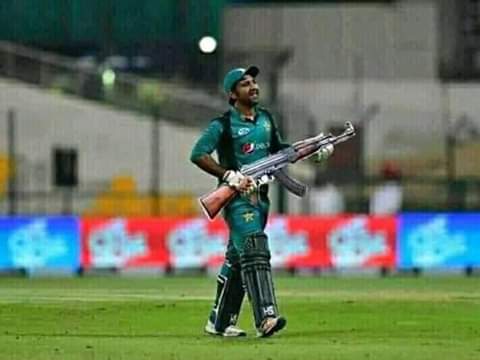 IsraRiaz1's tweet photo. پاکستان کو ایٹمی فائنل میں پہنچنے کے لیے بنگلہ دیش کو 7 رن پہ آؤٹ کرنا ہوگا
Sarfaraz be like https://t.co/VwIIPJ6bTd