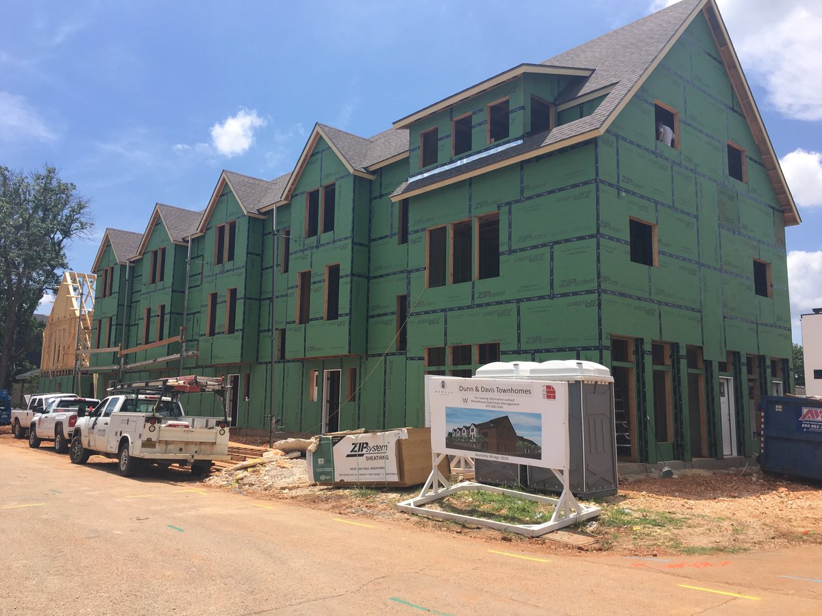 Red5Const's tweet image. Look at our progress on the Dunn &amp;amp; Davis project for @NewellDev  in Downtown Bentonville.

#red5construction #newelldevelopment #townhomes #downtownbentonville
