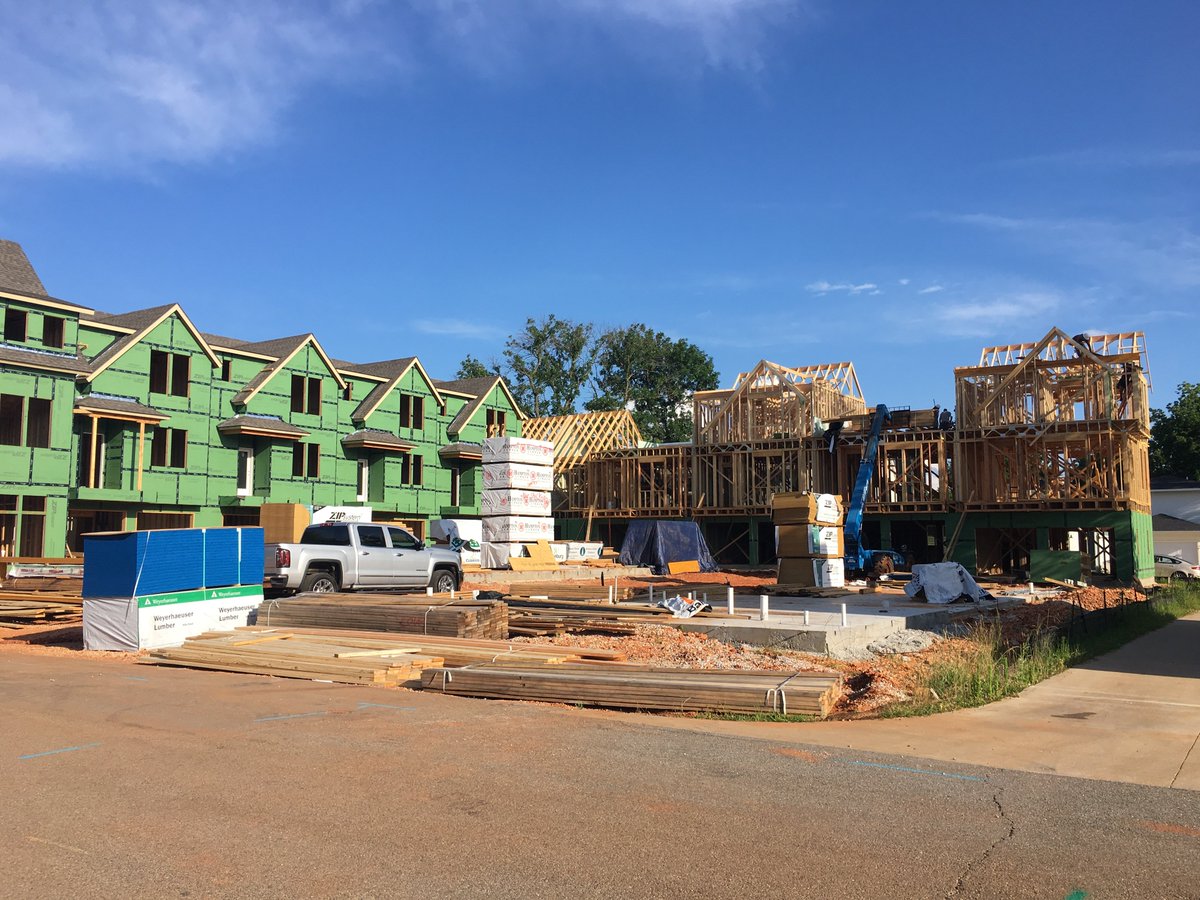 Red5Const's tweet image. Look at our progress on the Dunn &amp;amp; Davis project for @NewellDev  in Downtown Bentonville.

#red5construction #newelldevelopment #townhomes #downtownbentonville