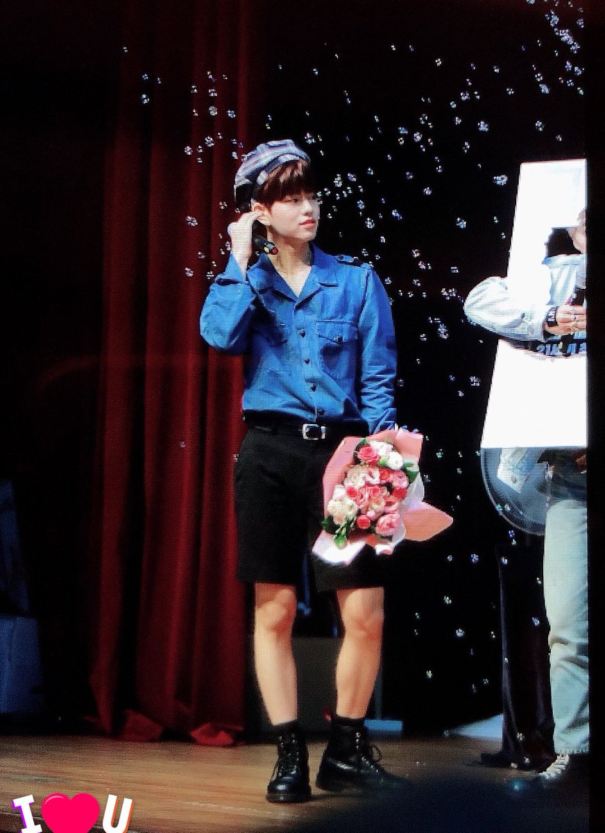 SeungminBRA's tweet photo. #PREVIEW | 05.07.19

Seungmin durante o fansign em Yongsan.

cr. somuch_min

#SEUNGMIN #승민 #StrayKids #스트레이키즈 @Stray_Kids https://t.co/Dq6xGi7J7R