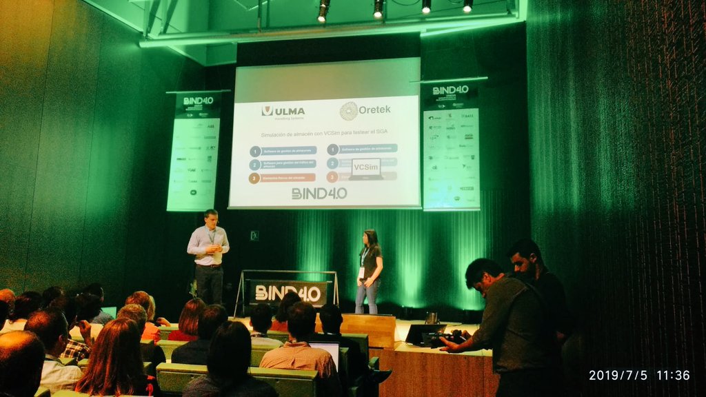 _Oretek_'s tweet image. Mikel Altuna de ULMA Handling Systems  junto con Silvia Nieto presentando el proyecto desarrollado en el programa @bind40 #DemoDayBind40