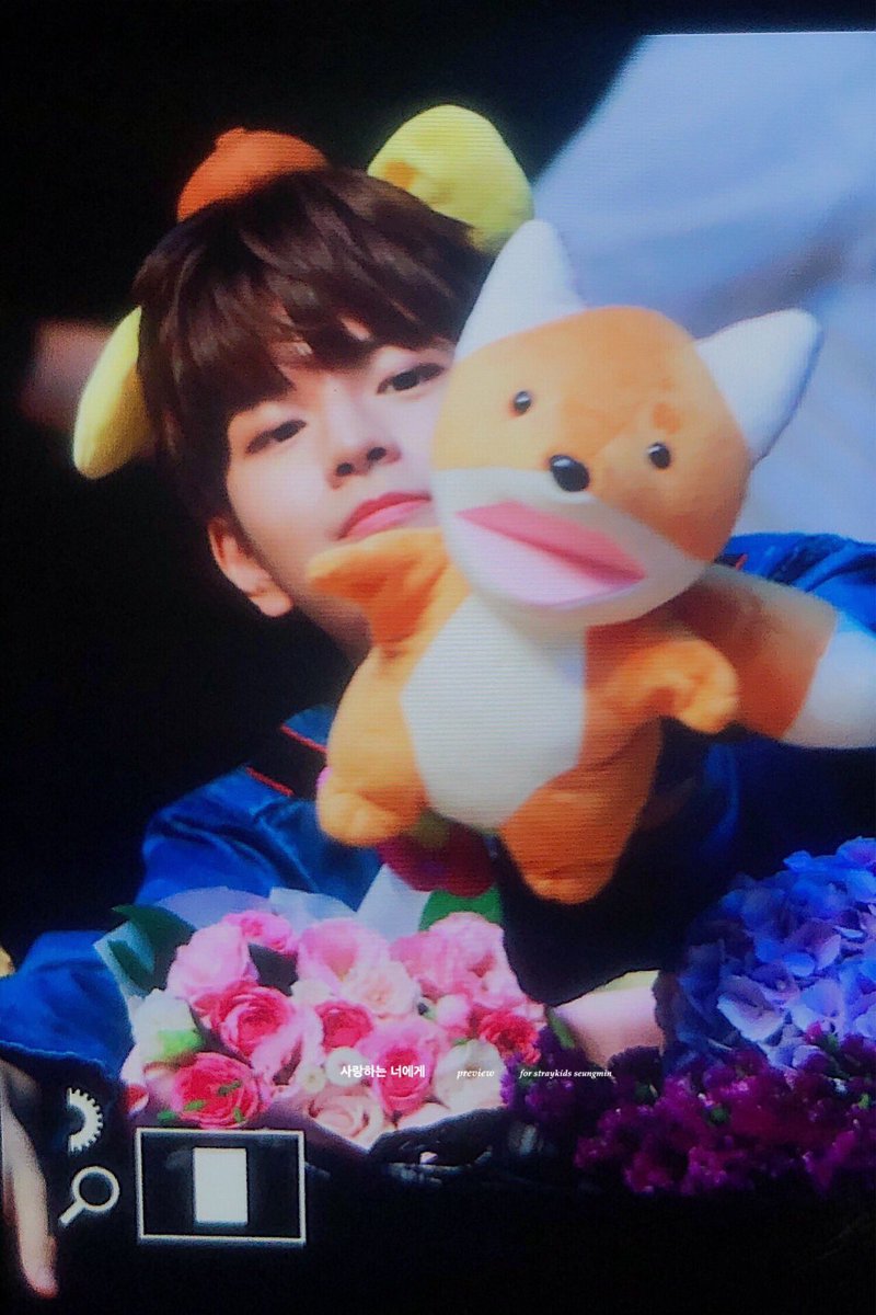 SeungminBRA's tweet photo. #PREVIEW | 05.07.19

Seungmin durante o fansign em Yongsan.

cr. mydearksm

#SEUNGMIN #승민 #StrayKids #스트레이키즈 @Stray_Kids https://t.co/3HCmdaMeeM