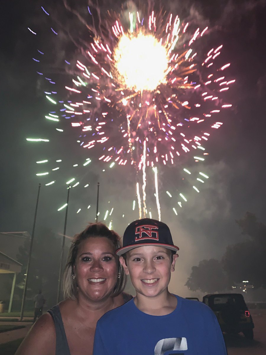 4th of July and family selfie! <a href="/SassySimm/">Amy Simmons</a> <a href="/Alex2Inspire/">𝙰𝚕𝚎𝚡𝚊𝚗𝚍𝚛𝚊 𝙼𝚊𝚛𝚝𝚒𝚗</a> #fowlerBINGO