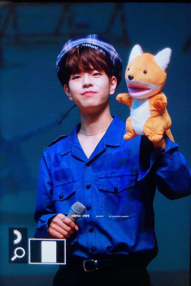 SeungminBRA's tweet photo. #PREVIEW | 05.07.19

Seungmin durante o fansign em Yongsan.

cr. mydearksm

#SEUNGMIN #승민 #StrayKids #스트레이키즈 @Stray_Kids https://t.co/mFayxcNCbt