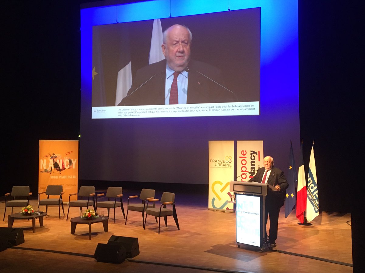 France_urbaine's tweet photo. André Rossinot, président du @Grand_Nancy, clôt le colloque et remercie l’ensemble des intervenants et participants, au nom de la Métropole et de France urbaine.
Merci à toutes et tous de nous avoir suivi ! #collterr #IEDNancy https://t.co/zLIlmkyzJJ