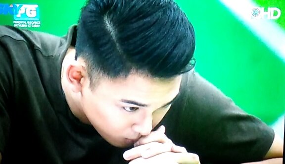 summerpo_'s tweet photo. Yung hinihintay mo yung sagot ni crush kung crush ka din ba niya 😁 Why so cute sky?? Okay lang yan. May labas pa. Lets see what will happen 😊
#PBBBigQu8tions https://t.co/V0IOHyeWWl