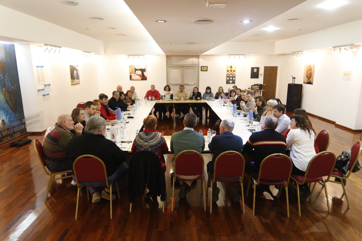 sadopnacion's tweet photo. Asumió el nuevo Consejo Directivo Nacional de SADOP, período 2019-2023, con Jorge Kalinger como Secretario General. https://t.co/UoLEK9rPAB