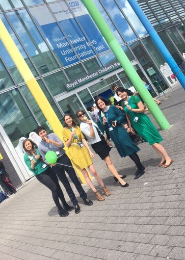 annemarie_mcg's tweet photo. Perfect break for hard working comms team... we just had to have🍦 for charity! #BeSeenInGreen @RMCHcharity #icecream #wardrobecheck #NHScomms https://t.co/OSWLEVUATm