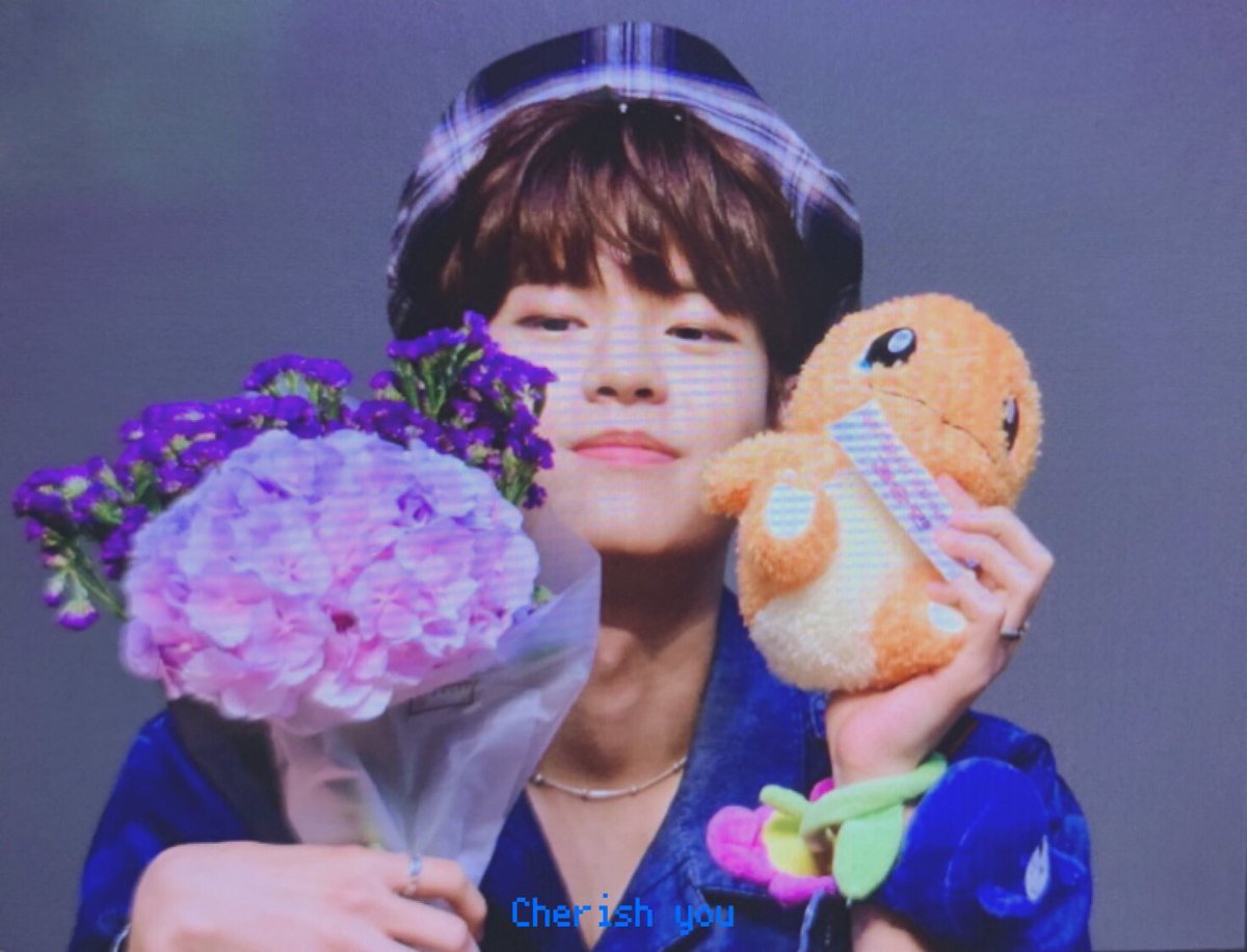 SeungminBRA's tweet photo. #PREVIEW | 05.07.19

Seungmin durante o fansign em Yongsan.

cr. cherishyou922

#SEUNGMIN #승민 #StrayKids #스트레이키즈 @Stray_Kids https://t.co/UT4a2A5Pqn