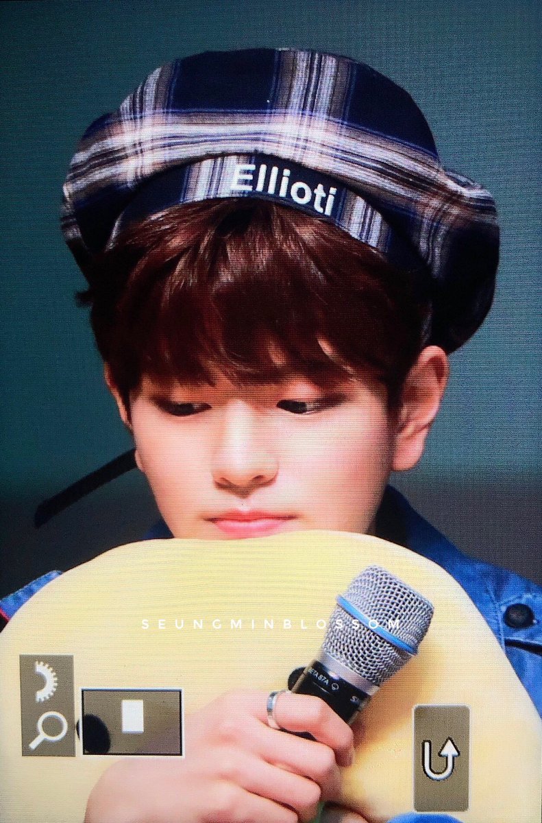 SeungminBRA's tweet photo. #PREVIEW | 05.07.19

Seungmin durante o fansign em Yongsan.

cr. seungminblossom

#SEUNGMIN #승민 #StrayKids #스트레이키즈 @Stray_Kids https://t.co/OORNCwRNnA